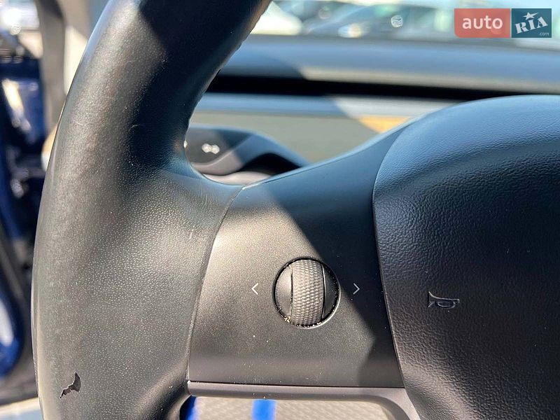 Седан Tesla Model 3 2019 в Львове
