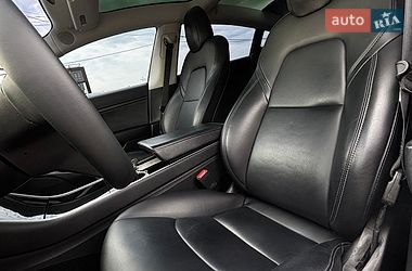 Седан Tesla Model 3 2019 в Білогородці