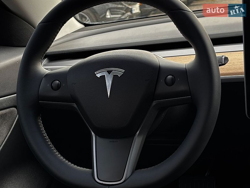 Седан Tesla Model 3 2019 в Білогородці