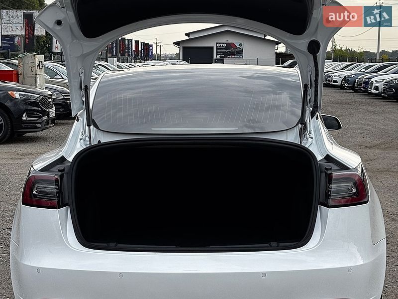 Седан Tesla Model 3 2019 в Білогородці