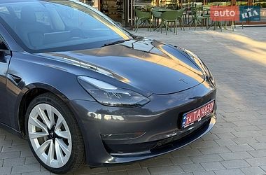 Седан Tesla Model 3 2022 в Луцьку