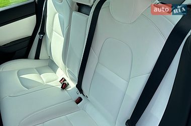 Седан Tesla Model 3 2019 в Луцке