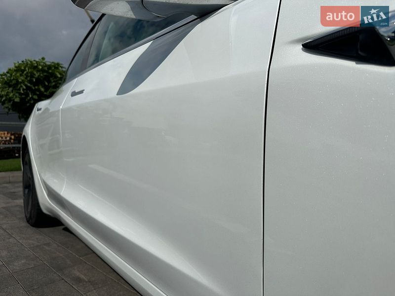 Седан Tesla Model 3 2019 в Луцке