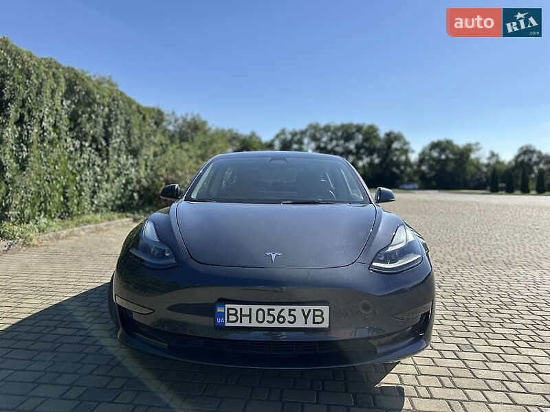 Седан Tesla Model 3 2022 в Виннице