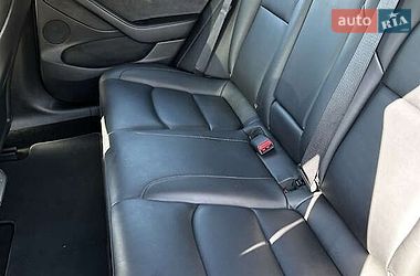 Седан Tesla Model 3 2022 в Виннице