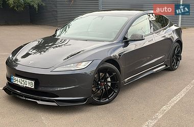 Седан Tesla Model 3 2024 в Одесі