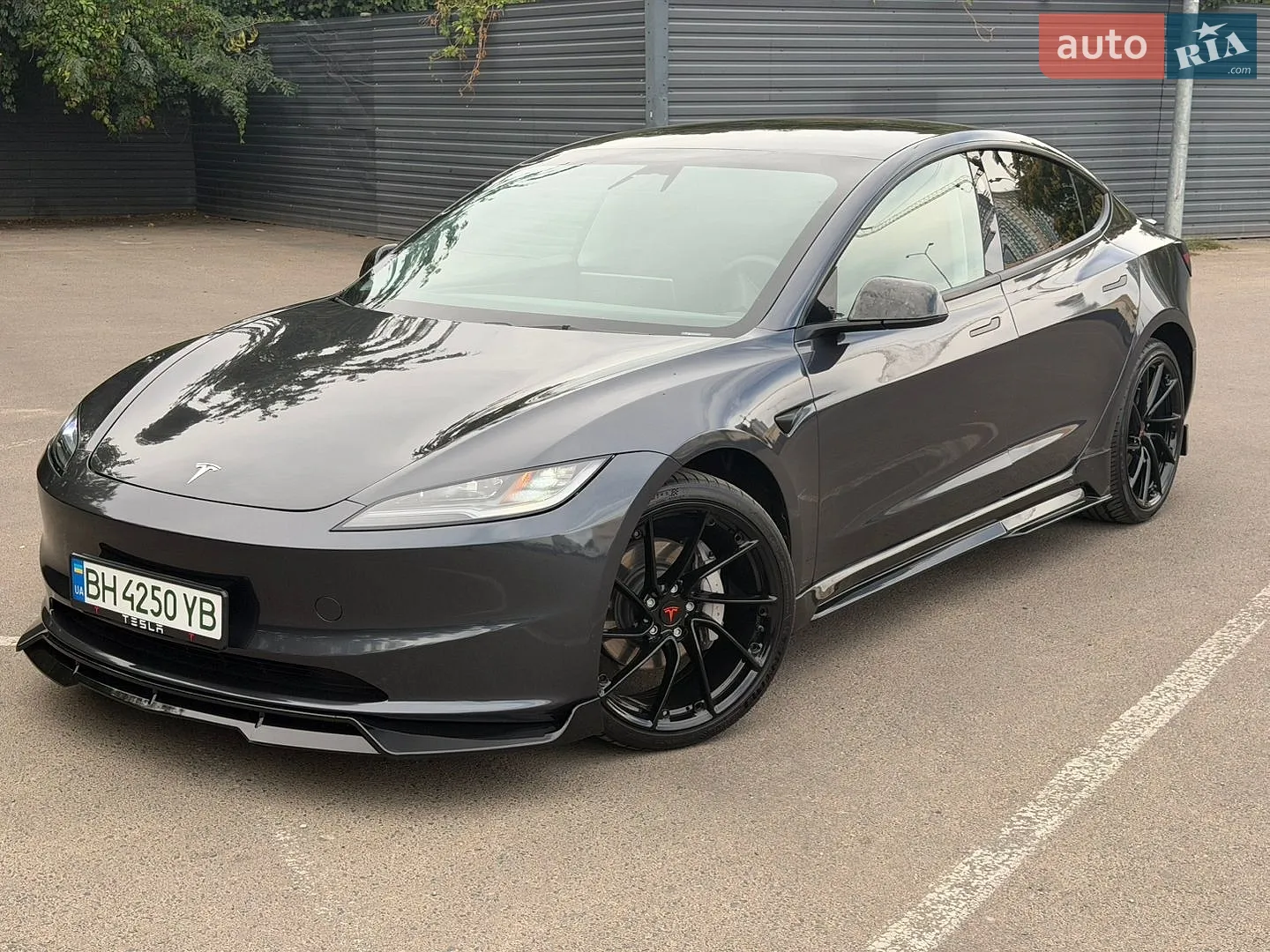 2024 Tesla Model 3 - фото 1