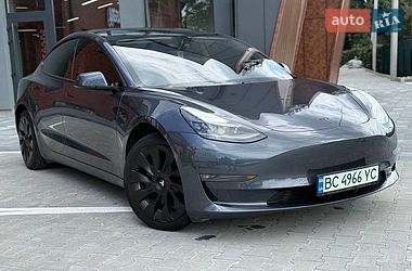Седан Tesla Model 3 2021 в Коломиї