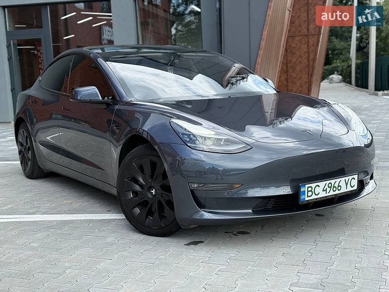 Седан Tesla Model 3 2021 в Коломиї