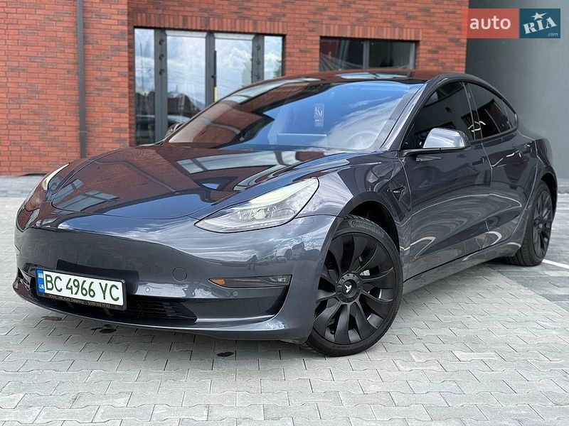 Седан Tesla Model 3 2021 в Коломиї