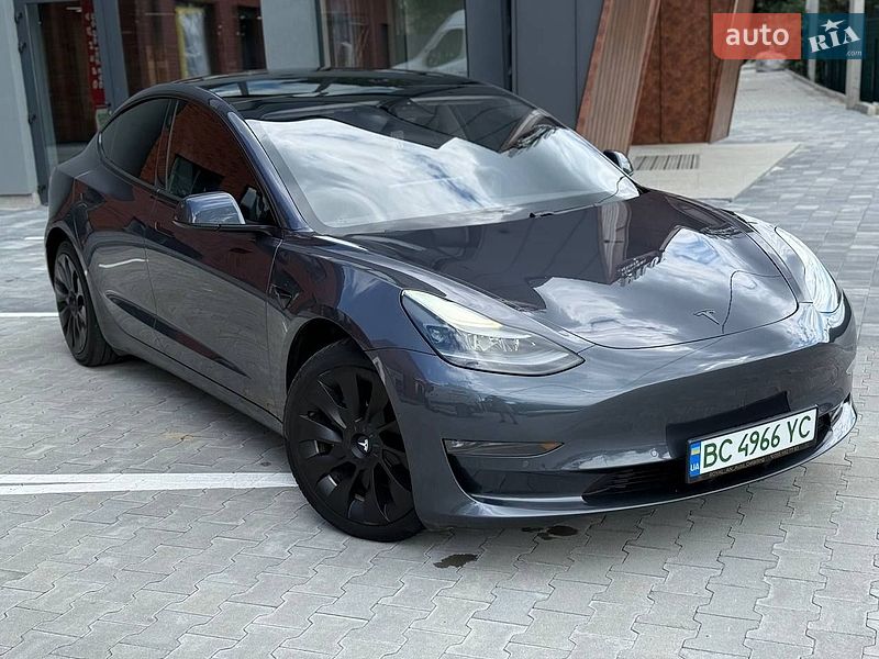 Седан Tesla Model 3 2021 в Коломиї