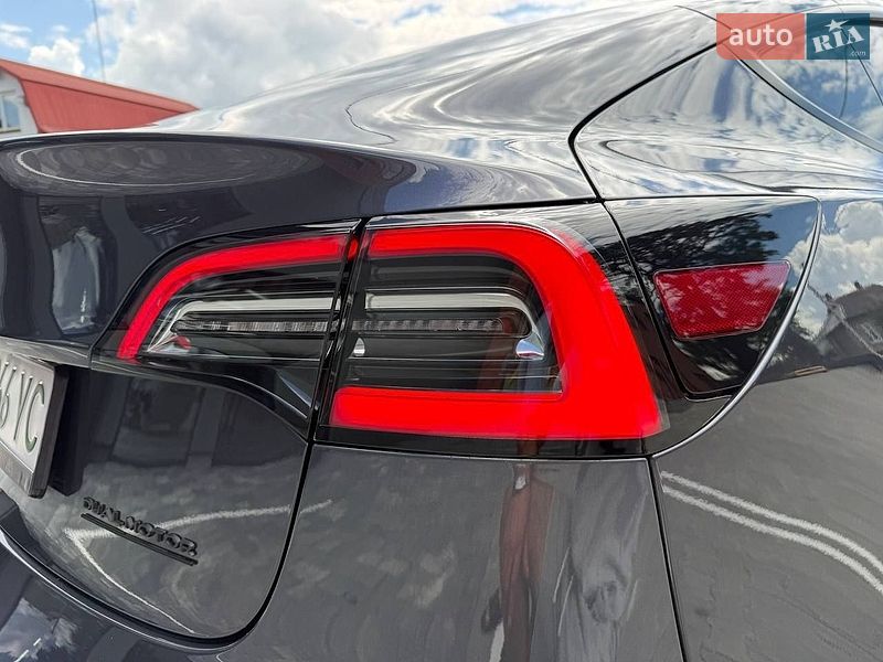 Седан Tesla Model 3 2021 в Коломиї