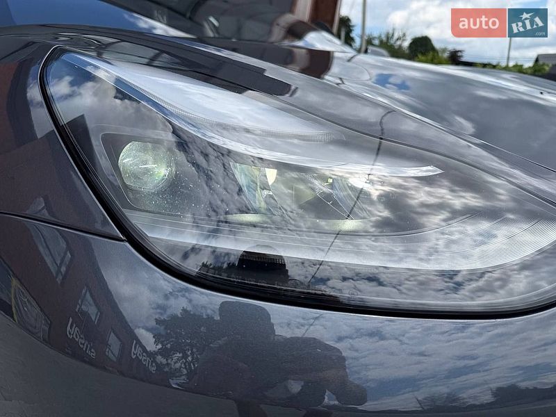 Седан Tesla Model 3 2021 в Коломиї