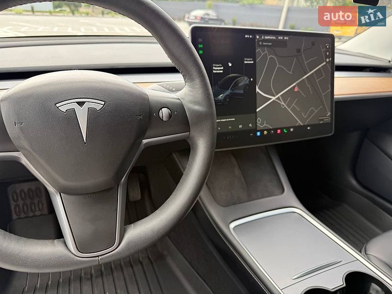 Седан Tesla Model 3 2021 в Коломиї