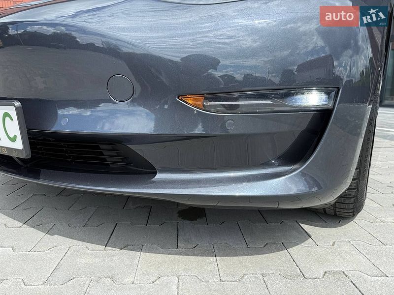 Седан Tesla Model 3 2021 в Коломиї