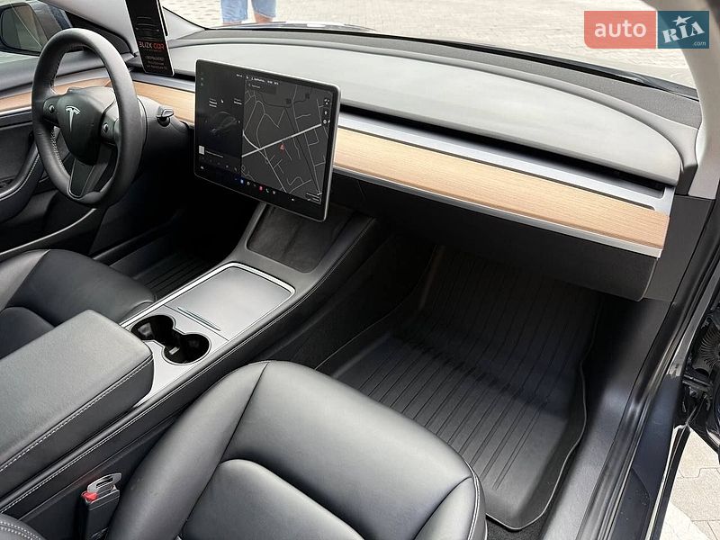 Седан Tesla Model 3 2021 в Коломиї