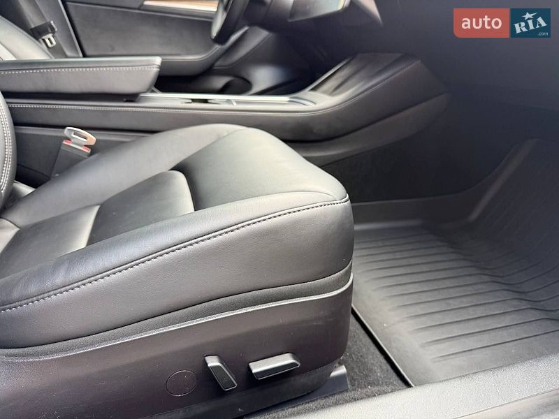 Седан Tesla Model 3 2021 в Коломиї