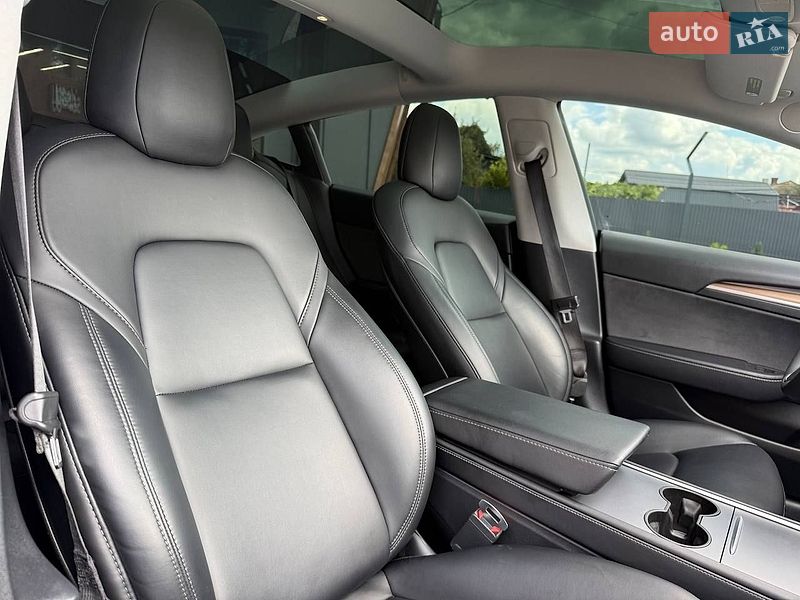 Седан Tesla Model 3 2021 в Коломиї