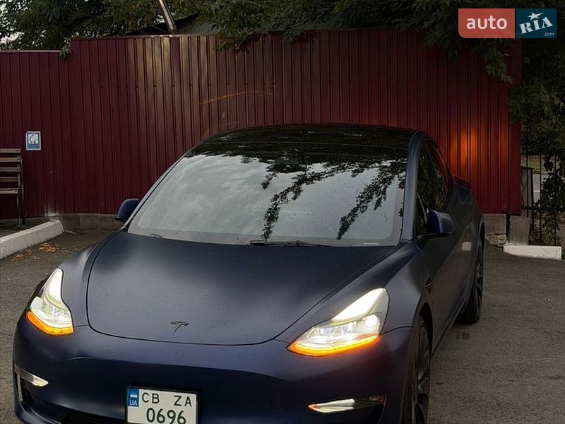 Седан Tesla Model 3 2022 в Киеве