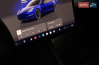 Седан Tesla Model 3 2022 в Киеве
