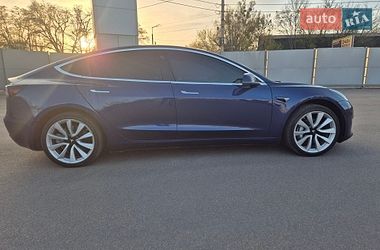 Седан Tesla Model 3 2019 в Киеве