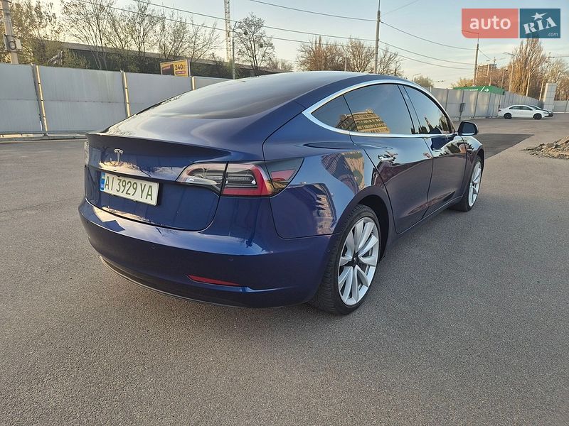 Седан Tesla Model 3 2019 в Киеве