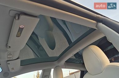Седан Tesla Model 3 2019 в Киеве
