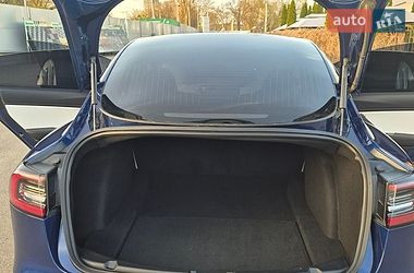 Седан Tesla Model 3 2019 в Киеве