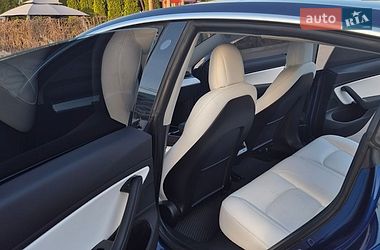 Седан Tesla Model 3 2019 в Киеве