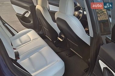 Седан Tesla Model 3 2019 в Киеве