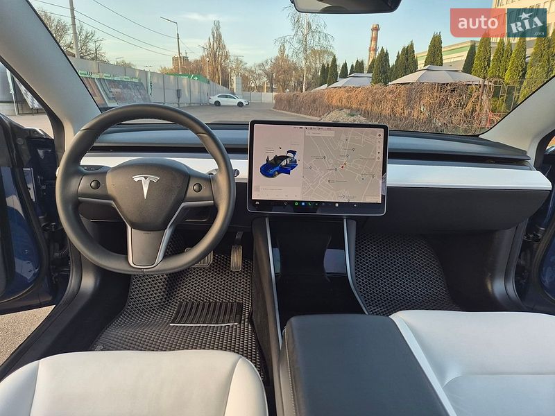 Седан Tesla Model 3 2019 в Киеве