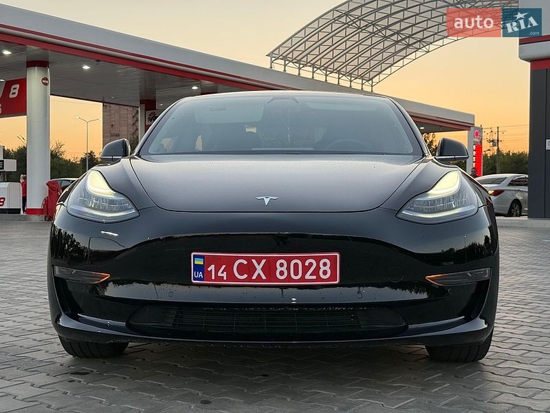Седан Tesla Model 3 2020 в Кривом Роге