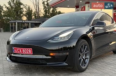 Седан Tesla Model 3 2020 в Кривому Розі