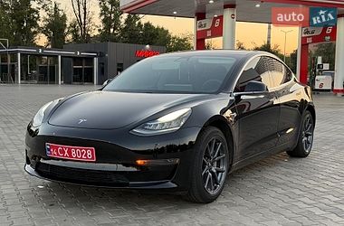 Седан Tesla Model 3 2020 в Кривом Роге