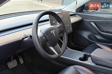 Седан Tesla Model 3 2020 в Кривом Роге