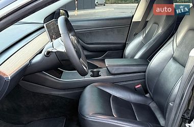 Седан Tesla Model 3 2020 в Кривом Роге