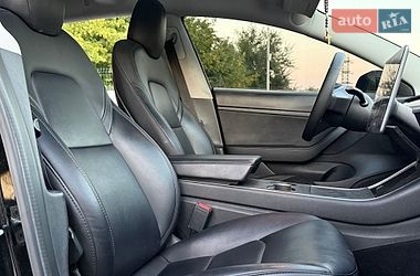 Седан Tesla Model 3 2020 в Кривом Роге