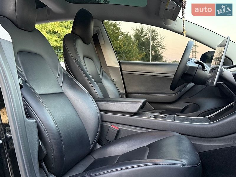 Седан Tesla Model 3 2020 в Кривом Роге