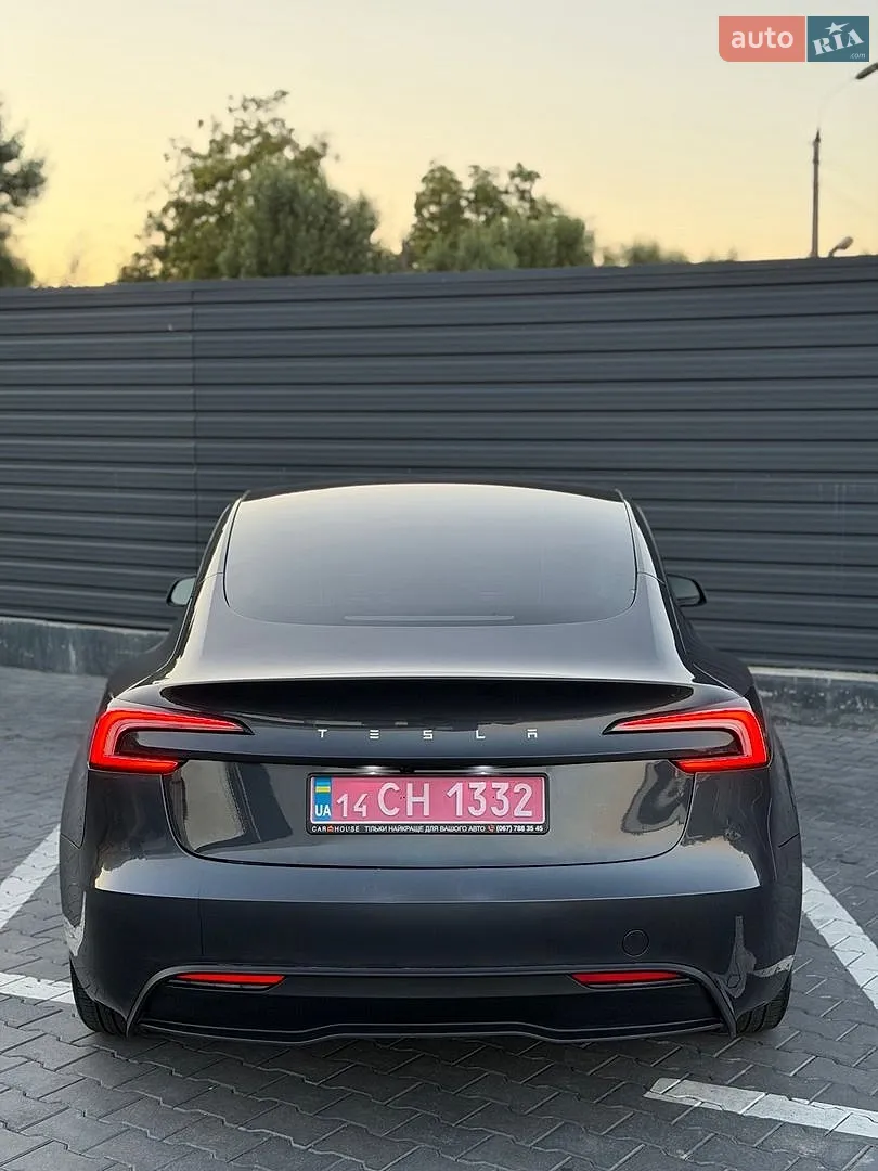 2025 Tesla Model 3 - мініатюра 9