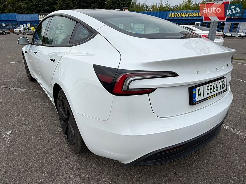 Седан Tesla Model 3 2023 в Киеве