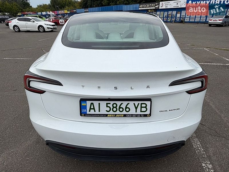 Седан Tesla Model 3 2023 в Киеве