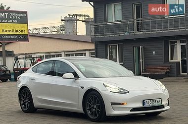 Седан Tesla Model 3 2020 в Киеве