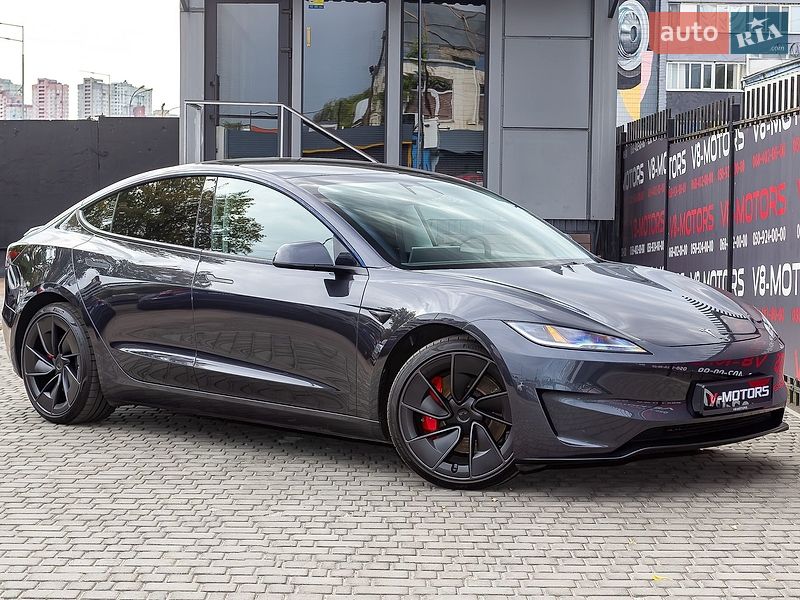 Tesla Model 3 2024