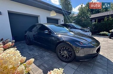 Седан Tesla Model 3 2024 в Киеве