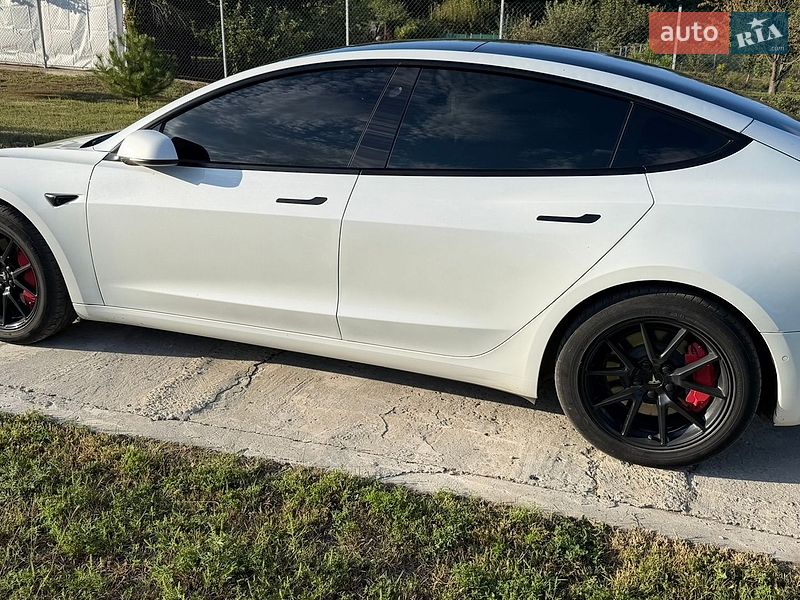 Седан Tesla Model 3 2021 в Запоріжжі