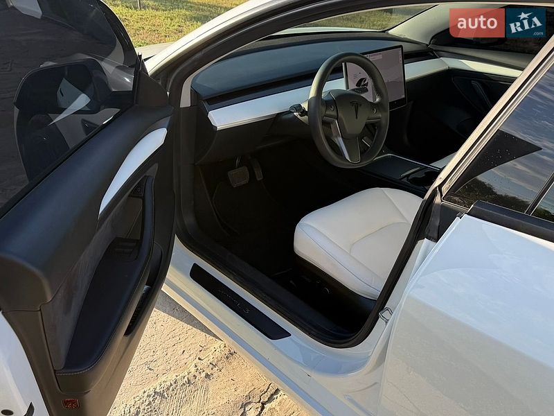 Седан Tesla Model 3 2021 в Запоріжжі