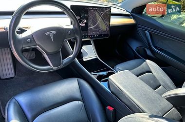 Седан Tesla Model 3 2019 в Києві