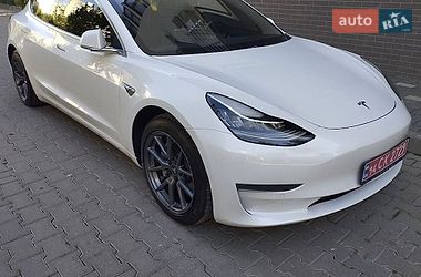 Седан Tesla Model 3 2018 в Виннице