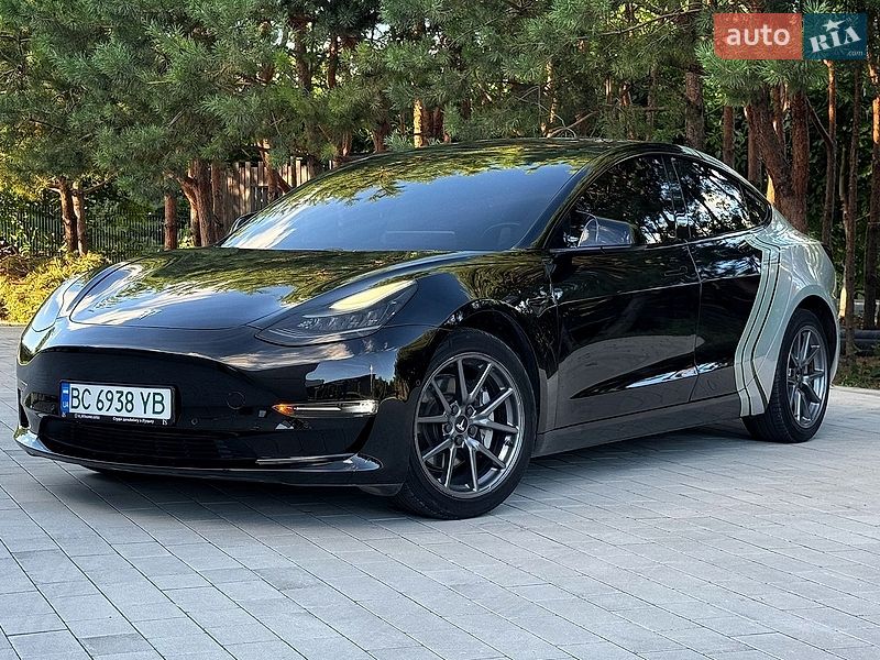 Седан Tesla Model 3 2019 в Луцьку