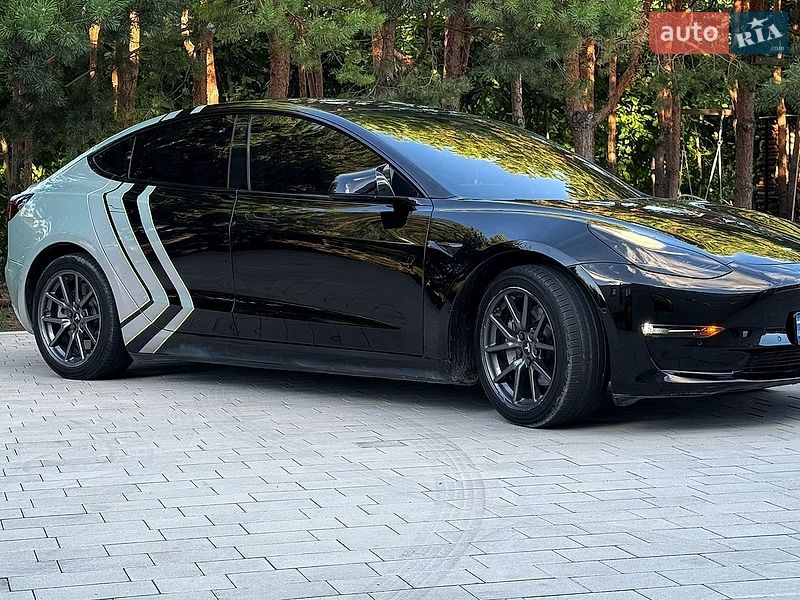 Седан Tesla Model 3 2019 в Луцьку